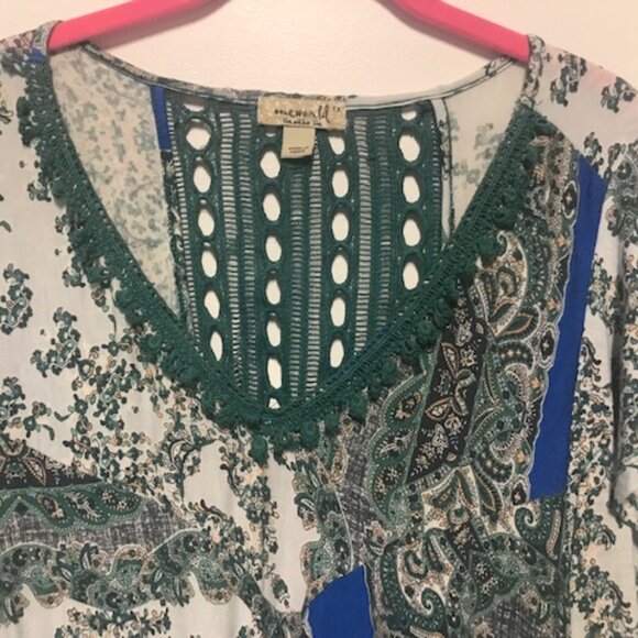 Women One World Asymmetrical Hem Crochet BackTassel Neck Pleated Tunic. 1X - Picture 3 of 5